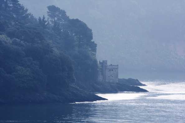 24 April 2020 - 09-06-06 
It's scenes like this that makes you realise the calming influence of Dartmouth, Kingswear and the river Dart.
----------------------
Kingswear Castle